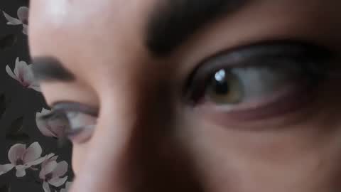 Snapshot of missadelex chatting on 10-11-25, 08:07 Eva online show from 10-11-25, 08:07