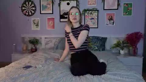 Snapshot of missadelletrix chatting on 11-13-25, 11:31 missadelletrix online show from 11-13-25, 11:31