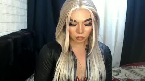 Snapshot of missaira69 chatting on 02-15-25, 03:42 AIRA online show from 02-15-25, 03:42