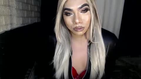 Snapshot of missaira69 chatting on 02-28-25, 04:54 AIRA online show from 02-28-25, 04:54