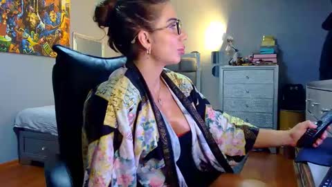 Snapshot of missale chatting on 05-05-26, 08:06 Alesyamuscledoll online show from 05-05-26, 08:06