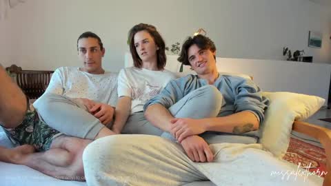 Alexandra Thorn online show from 05-30-26, 10:34
