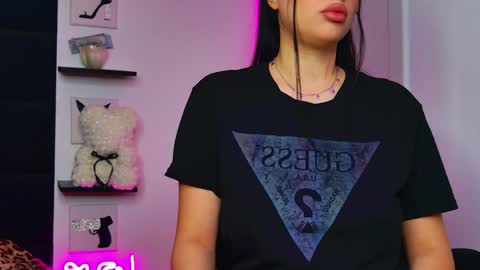 Amelia online show from 04-24-26, 12:07