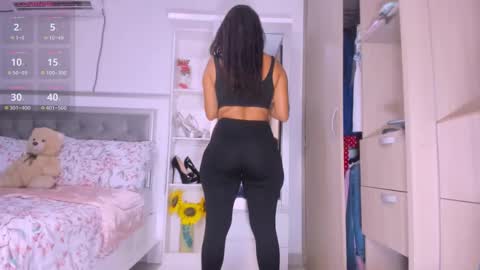 Snapshot of missameliah chatting on 02-19-25, 01:51 Ameliahs online show from 02-19-25, 01:51