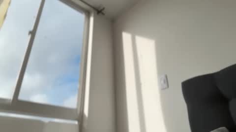 Snapshot of missameliah chatting on 11-19-25, 12:27 Ameliahs online show from 11-19-25, 12:27