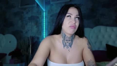 Snapshot of missangellxx chatting on 10-07-25, 10:23 missangellxx online show from 10-07-25, 10:23