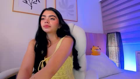 Snapshot of missariadnaa chatting on 03-12-26, 12:00 Ariadna Ruiz online show from 03-12-26, 12:00