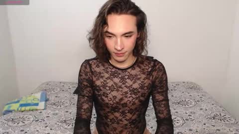 Snapshot of missarii28 chatting on 02-25-26, 05:06 Mis Ari online show from 02-25-26, 05:06