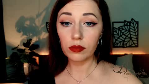 Snapshot of missbeverlymills chatting on 12-06-24, 09:43 The divine Beverly online show from 12-06-24, 09:43