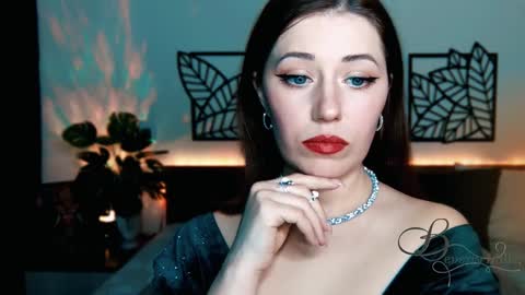 Snapshot of missbeverlymills chatting on 01-09-25, 08:55 The divine Beverly online show from 01-09-25, 08:55