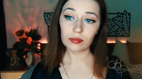 Snapshot of missbeverlymills chatting on 01-17-25, 07:38 The divine Beverly online show from 01-17-25, 07:38