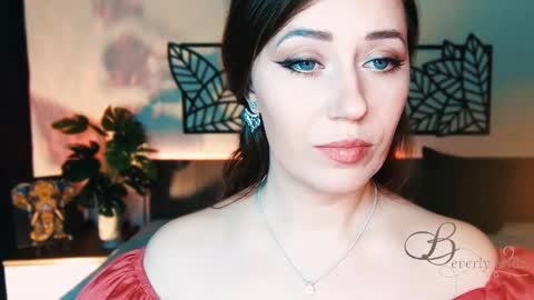 Snapshot of missbeverlymills chatting on 02-19-25, 09:17 The divine Beverly online show from 02-19-25, 09:17