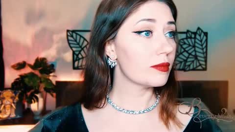 Snapshot of missbeverlymills chatting on 02-26-25, 03:30 The divine Beverly online show from 02-26-25, 03:30