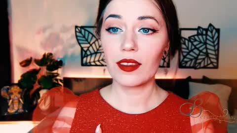 Snapshot of missbeverlymills chatting on 02-28-25, 09:25 The divine Beverly online show from 02-28-25, 09:25