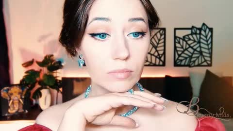 Snapshot of missbeverlymills chatting on 03-05-25, 01:06 The divine Beverly online show from 03-05-25, 01:06