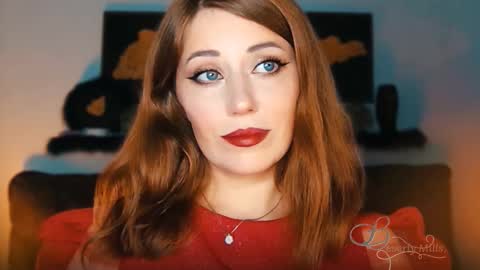 Snapshot of missbeverlymills chatting on 09-19-25, 08:09 The divine Beverly online show from 09-19-25, 08:09