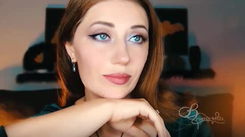 Snapshot of missbeverlymills chatting on 09-24-25, 07:39 The divine Beverly online show from 09-24-25, 07:39