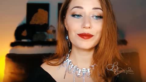 Snapshot of missbeverlymills chatting on 09-28-25, 01:00 The divine Beverly online show from 09-28-25, 01:00