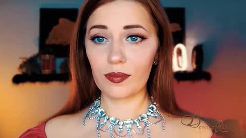 Snapshot of missbeverlymills chatting on 11-27-25, 04:25 The divine Beverly online show from 11-27-25, 04:25