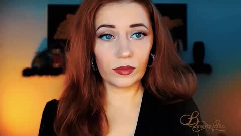 Snapshot of missbeverlymills chatting on 11-30-25, 04:49 The divine Beverly online show from 11-30-25, 04:49