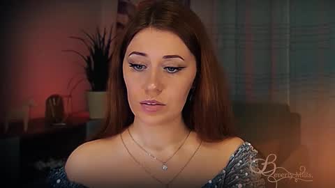 Snapshot of missbeverlymills chatting on 03-08-26, 04:49 The divine Beverly online show from 03-08-26, 04:49