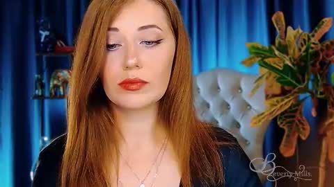 Snapshot of missbeverlymills chatting on 06-26-26, 08:19 The divine Beverly online show from 06-26-26, 08:19