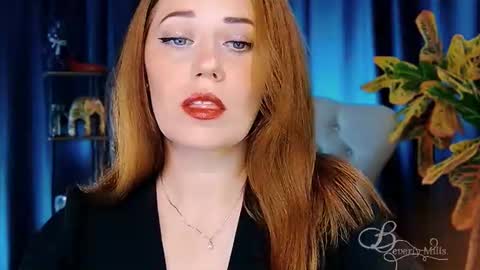 Snapshot of missbeverlymills chatting on 06-28-26, 07:36 The divine Beverly online show from 06-28-26, 07:36