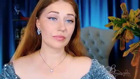 Snapshot of missbeverlymills chatting on 07-04-26, 07:03 The divine Beverly online show from 07-04-26, 07:03