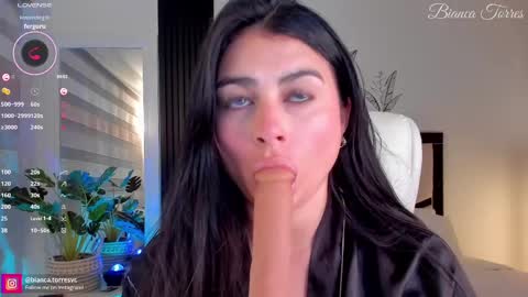 Snapshot of missbianca1 chatting on 02-25-25, 02:25 Bianca Torres online show from 02-25-25, 02:25