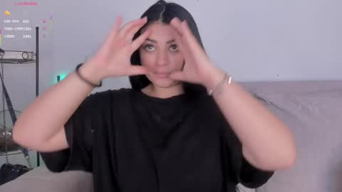 Snapshot of missbianca1 chatting on 09-30-25, 12:43 Bianca Torres online show from 09-30-25, 12:43