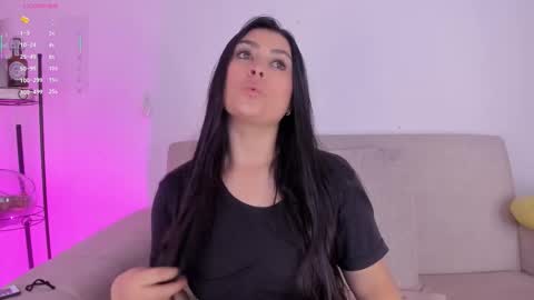 Snapshot of missbianca1 chatting on 10-29-25, 01:24 Bianca Torres online show from 10-29-25, 01:24