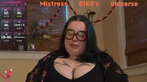 Snapshot of missbika chatting on 03-05-25, 01:42 Miss Bika online show from 03-05-25, 01:42