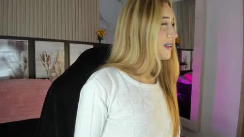 Snapshot of misscheelsee_as chatting on 10-06-25, 10:18 misscheelsee_as online show from 10-06-25, 10:18