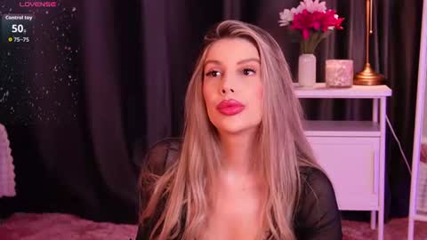 Snapshot of missclairee chatting on 08-06-26, 08:00 Claire online show from 08-06-26, 08:00