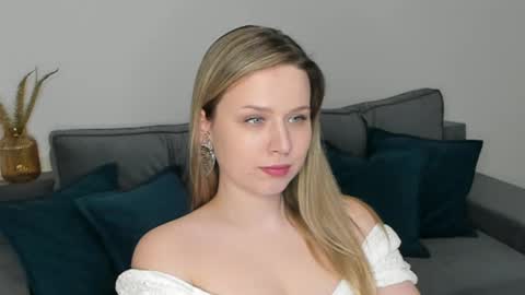 Miss Darina Ross online show from 01-24-25, 06:14