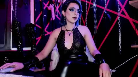 Missdarklady online show from 03-12-26, 09:54