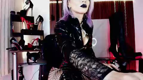 Missdarklady online show from 07-23-26, 01:58