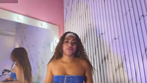 Snapshot of missdionne__curly chatting on 09-29-25, 11:26 DIONNE online show from 09-29-25, 11:26