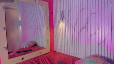 Snapshot of missdionne__curly chatting on 10-14-25, 11:55 DIONNE online show from 10-14-25, 11:55