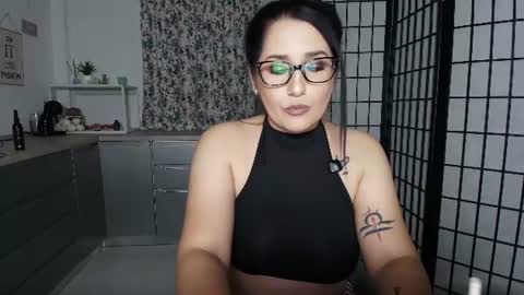 Snapshot of missdyaa chatting on 06-18-26, 09:41 Miss online show from 06-18-26, 09:41