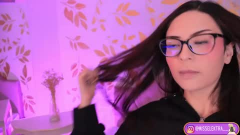 Snapshot of misselektra__ chatting on 06-08-26, 04:02 ELEKTRA online show from 06-08-26, 04:02