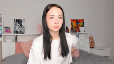 Snapshot of misseliss chatting on 05-10-26, 06:02 Hello dear my name Elisa online show from 05-10-26, 06:02
