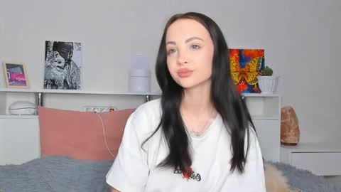 Snapshot of misseliss chatting on 06-03-26, 09:20 Hello dear my name Elisa online show from 06-03-26, 09:20