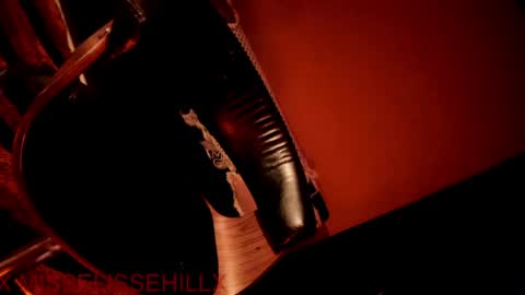 Miss Elisse H. online show from 05-20-26, 04:02