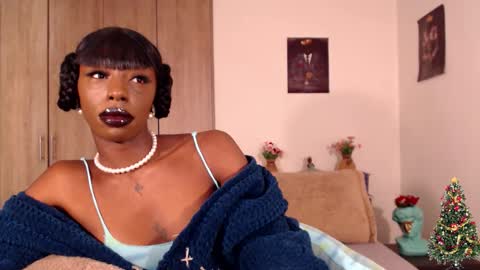 Emilie Diaz online show from 12-13-25, 07:53