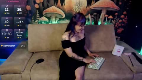 Luna online show from 09-18-25, 01:40