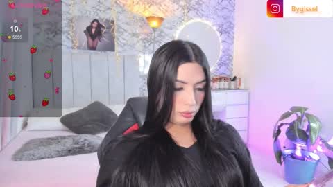 Snapshot of missgissel chatting on 11-26-25, 01:45 Gisell Gigi online show from 11-26-25, 01:45