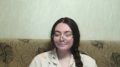 Snapshot of missis_mona chatting on 12-19-25, 08:10 missis mona online show from 12-19-25, 08:10
