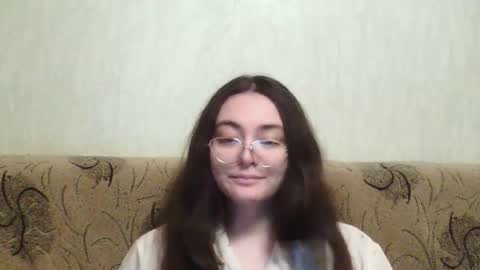 Snapshot of missis_mona chatting on 12-19-25, 08:49 missis mona online show from 12-19-25, 08:49