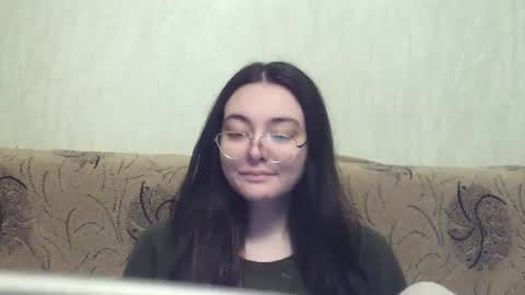 Snapshot of missis_mona chatting on 01-18-26, 08:23 missis mona online show from 01-18-26, 08:23